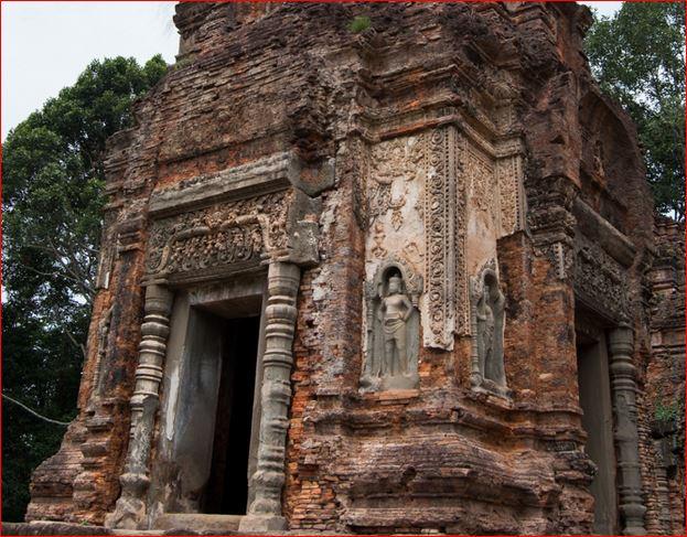 Roluos/Temple_Preah-Ko